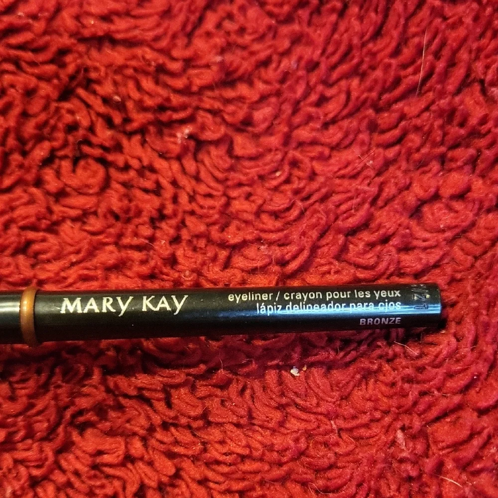 Mary Kay Bronze Eyeliner